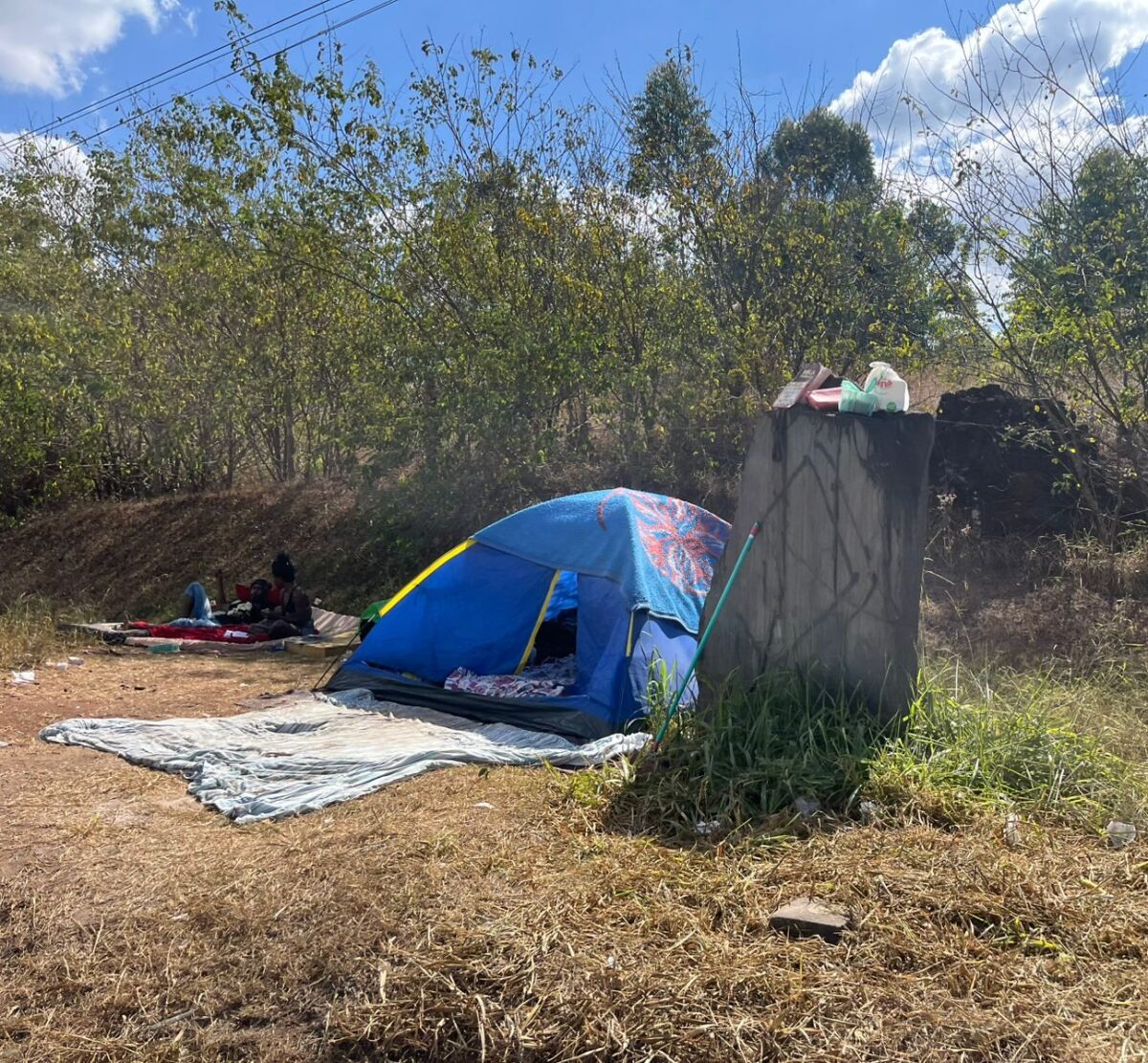 Casal “acampado” próximo à Funcesi recusou acolhimento da Prefeitura de Itabira, explica secretária