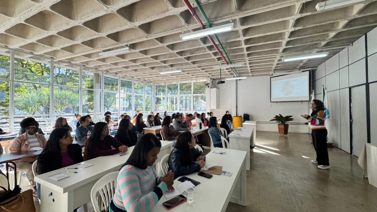 Prefeitura de Santa Maria de Itabira e Apae promovem capacitação para monitor de apoio a alunos autistas