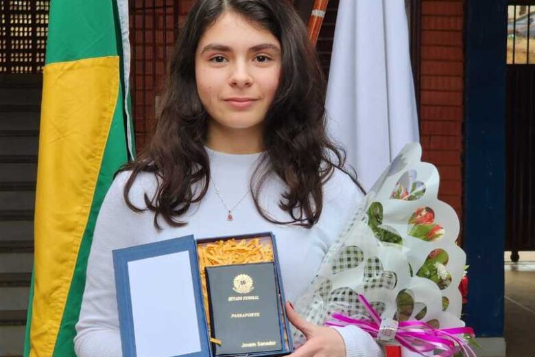 Aluna de escola pública de MG representará o estado no Jovem Senador 2025