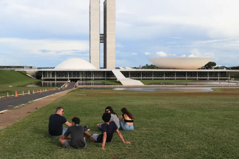 Senado cria comissão para estreitar laços econômicos com EUA após adoção de barreira tarifárias