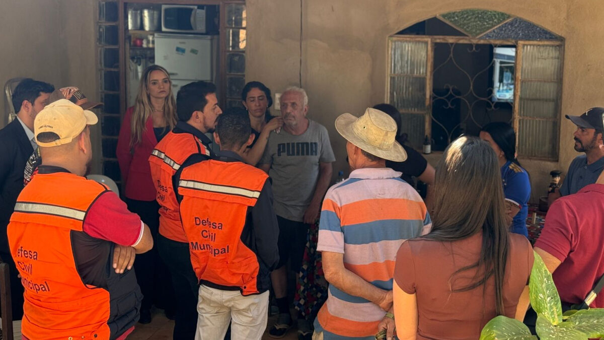 Famílias começam a deixar casas em Brumadinho após barragem ter nível de emergência elevado