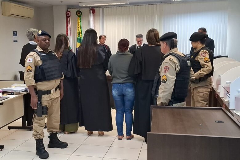 Mulher que estrangulou  companheiro e concretou  o corpo no quarto do casal foi condenada a 10 anos de prisão