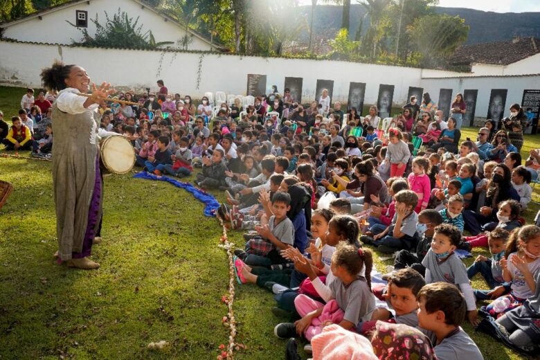 O dia e a  hora  de  “A Fada, a Flor e a Princesa” em  Bela Vista de Minas