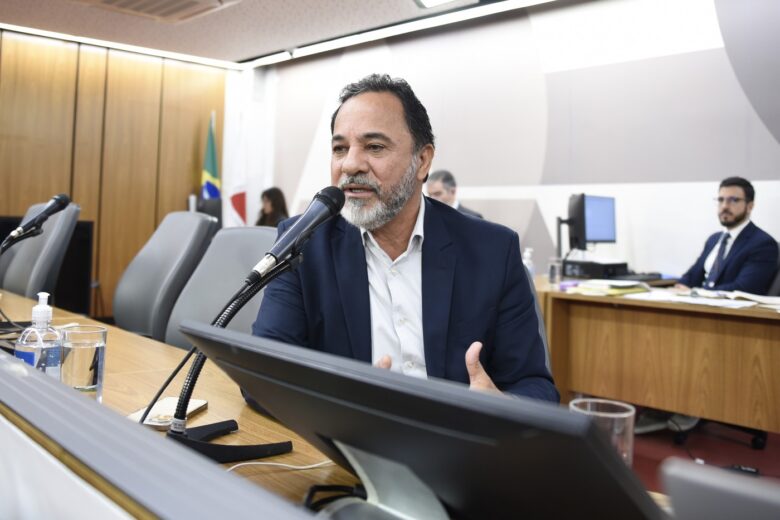 Prefeito de Itabira defende agregação de valor ao minério em debate na ALMG
