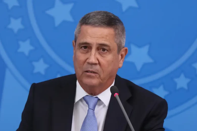 Condenações pelo STF podem provocar a perda de patentes de Bolsonaro e militares