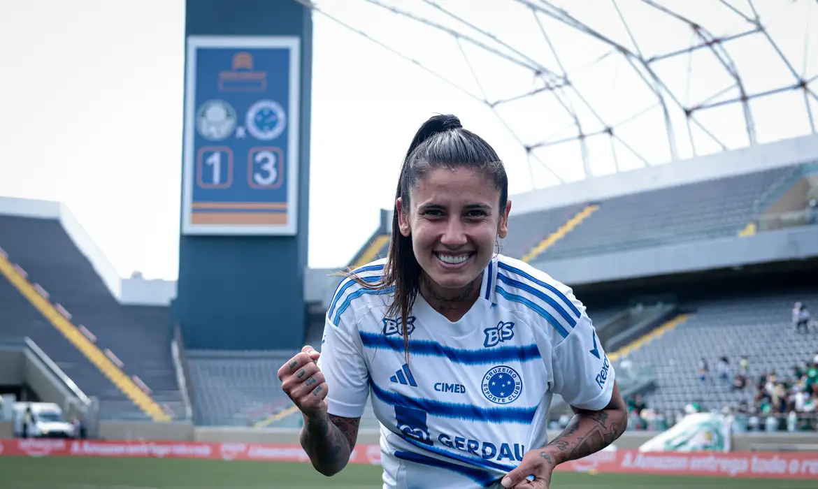 Cruzeiro vence o Palmeiras por 3 a 1 e se aproxima da final feminina