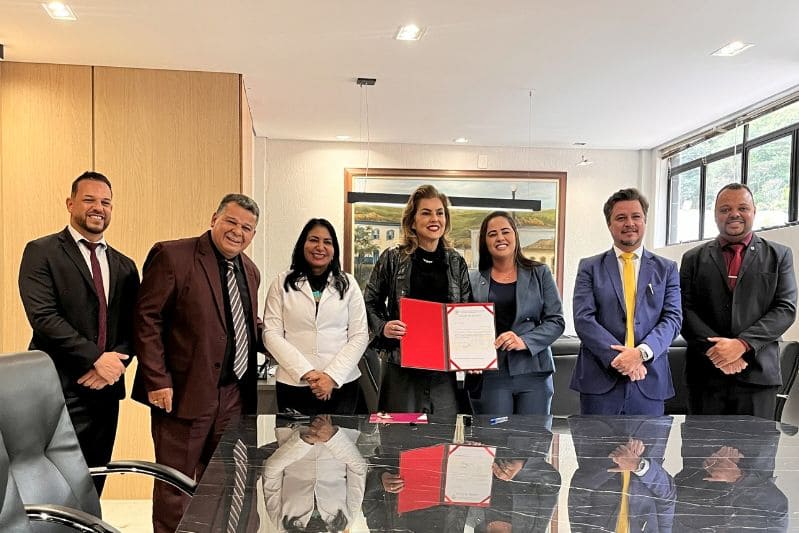 Laboratório Duarte recebe moção de aplausos na Câmara de Itabira; confira