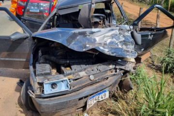 Acidente com três veículos na MGC-120 deixa duas pessoas feridas na região do Gaspar, em Santa Maria de Itabira