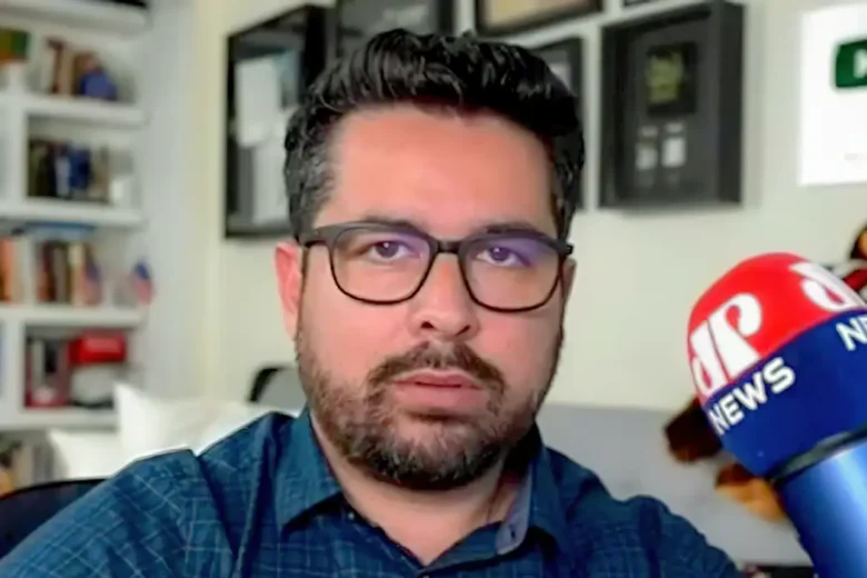 Paulo Figueiredo ameaça visto americano de Anitta, Felipe Neto e Erika Hilton