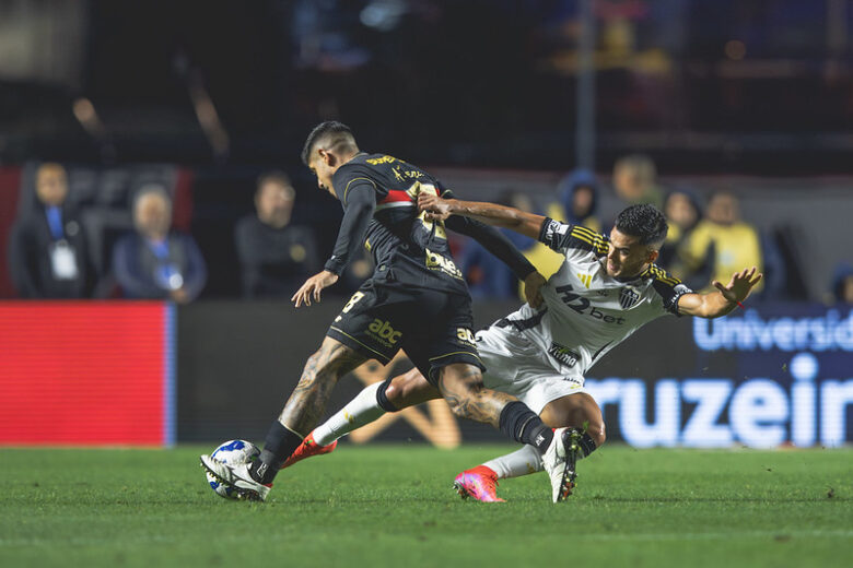 Com time misto, Atlético perde por 2 a 0 para o São Paulo, no Morumbi