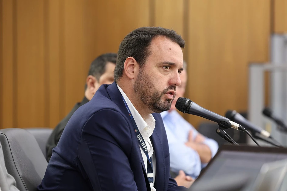 Rodrigo Tavares deixa DER-MG e Matheus Guimarães Novais assume direção do órgão