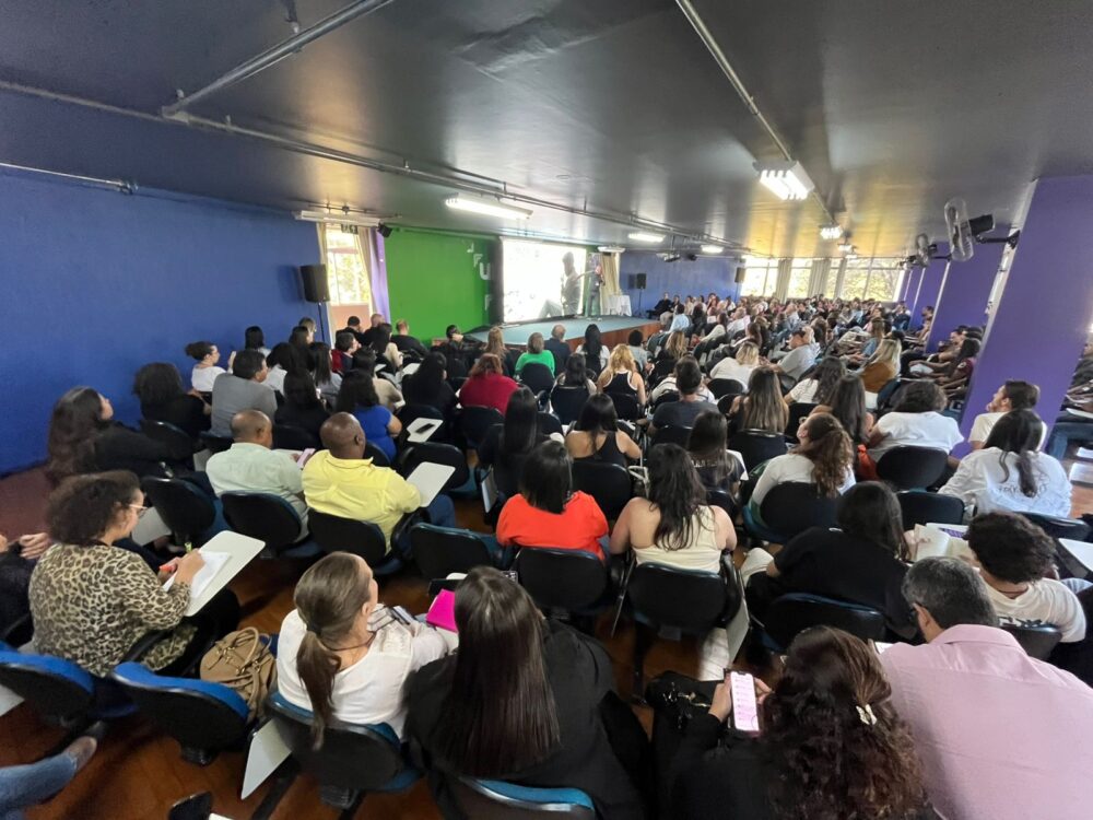 “Onde houver desigualdade, invista o melhor dos recursos humanos, financeiros e técnicos”, destaca o antropólogo Uribe, durante o Health Innovation Day, em Itabira