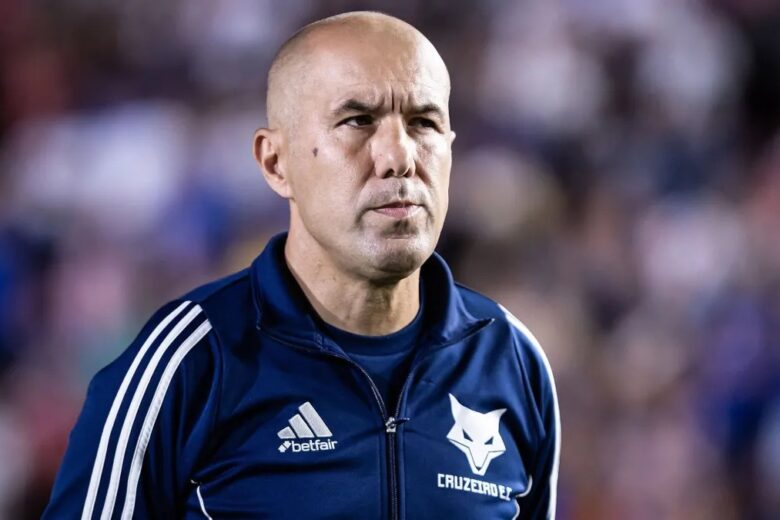 Jardim precisa buscar soluções em meio a queda de rendimento do Cruzeiro