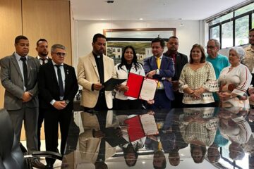 Câmara de Itabira homenageia padre Adriano Mendes com moção de aplausos por trabalho comunitário