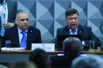 Oposição assume comando da CPMI do INSS com dupla vitória sobre o governo
