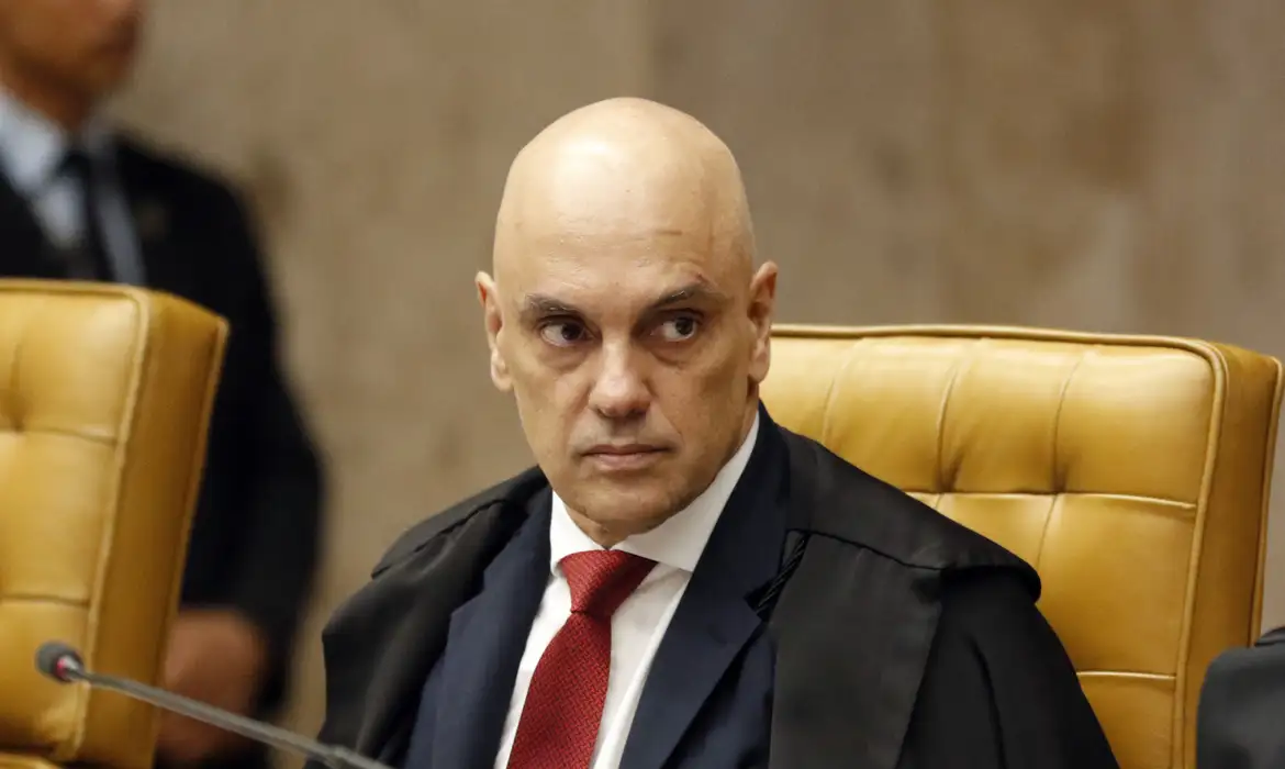 Moraes vota pela condenação de Bolsonaro e aliados por tentativa de golpe