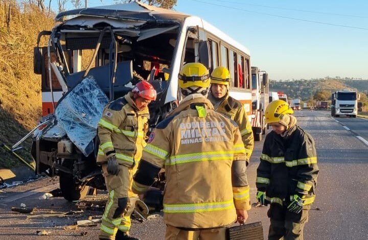 Acidente na BR-040 em Sete Lagoas deixa 11 feridos após colisão entre ônibus, carreta e carro