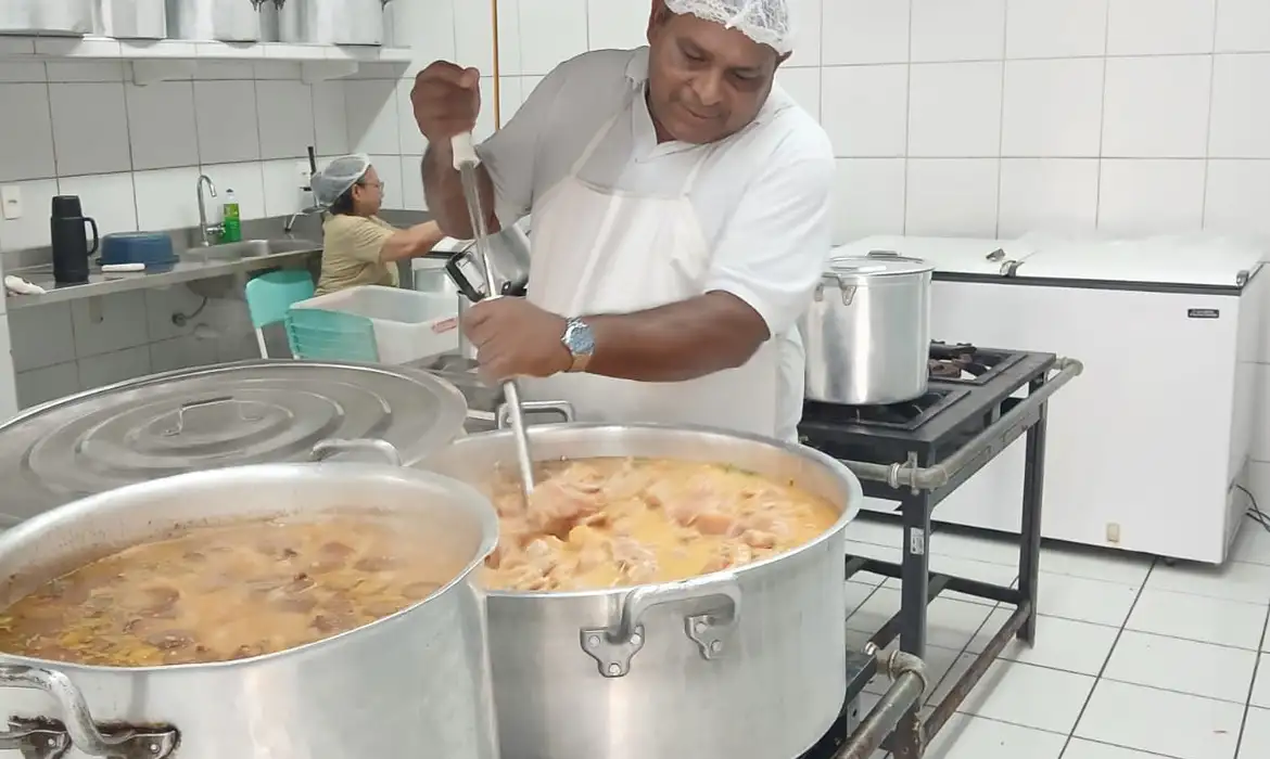 Brasil é referência na alimentação escolar segundo especialista da ONU