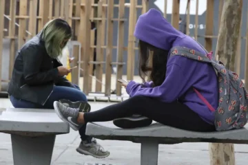 Cidade japonesa aprova lei limitando o uso de celular a duas horas por dia para crianças e adolescentes