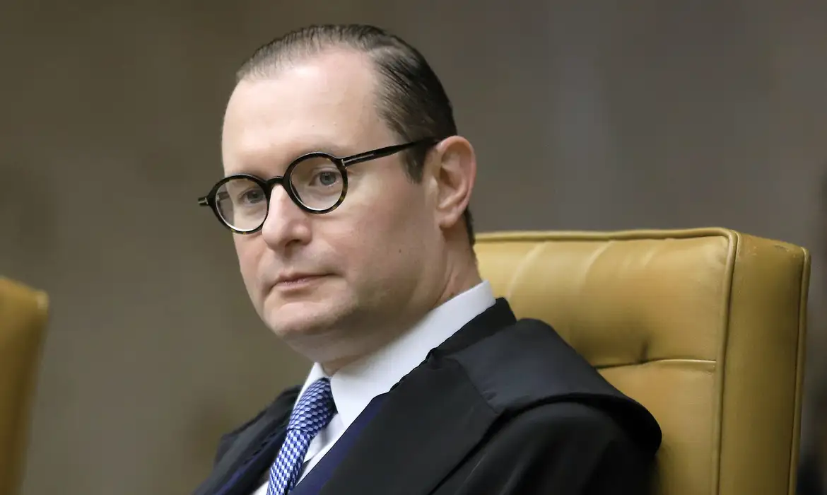 Cristiano Zanin vota pela condenação de Bolsonaro por golpe de Estado