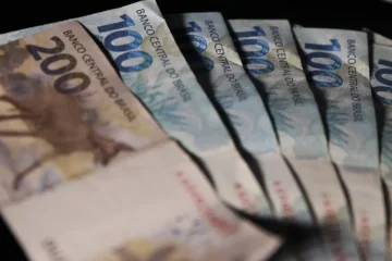 Bancos terão de avisar clientes antes de débito automático