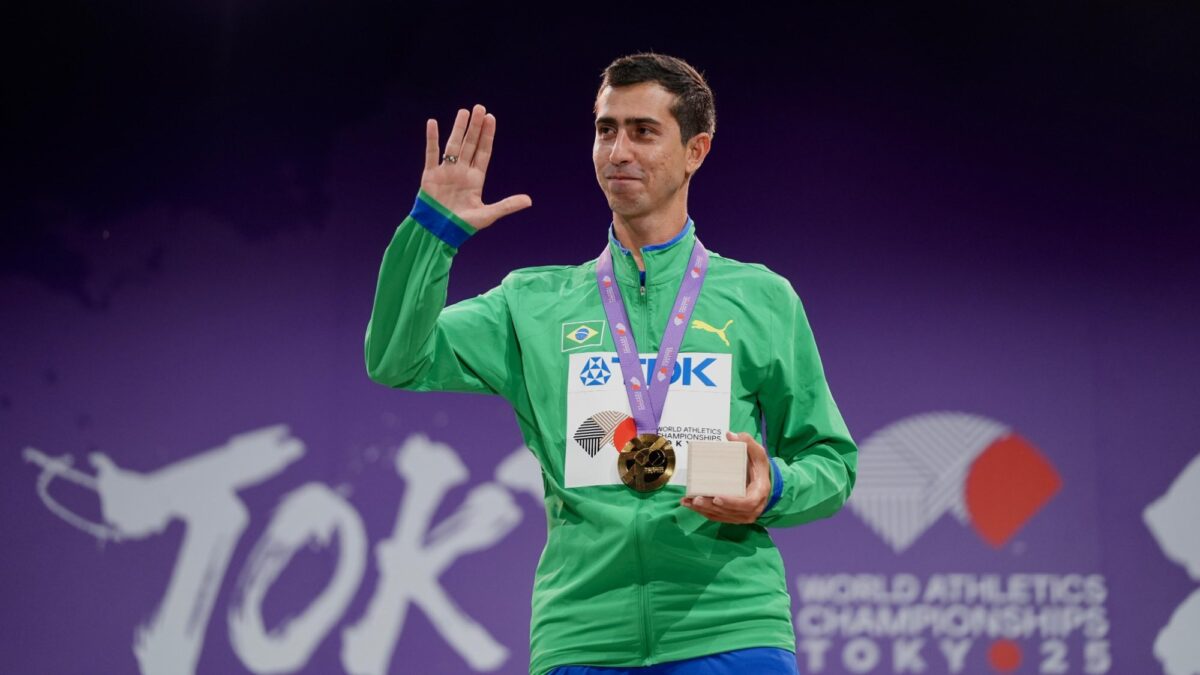 Caio Bonfim é campeão mundial da marcha atlética em Tóquio