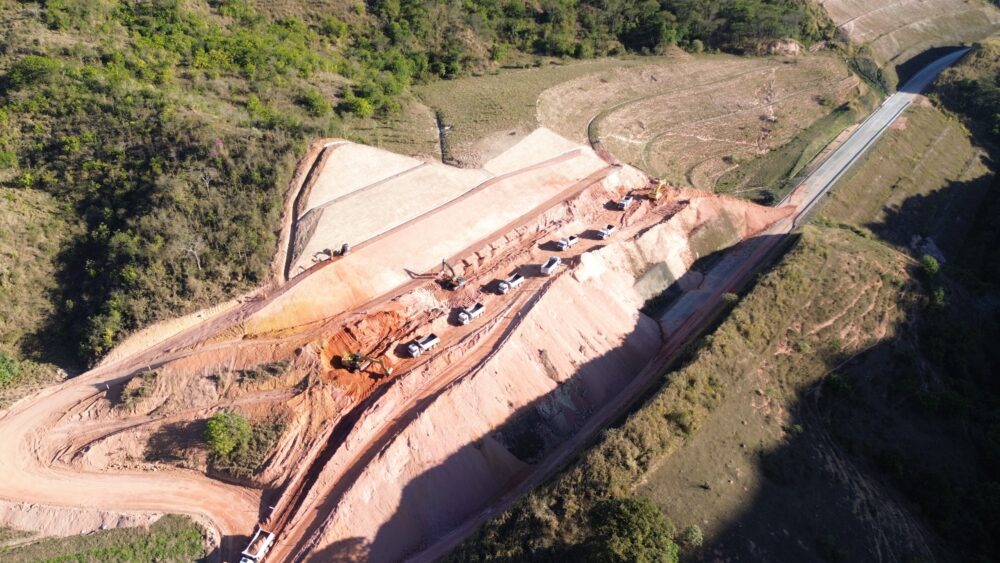 Obras no talude da BR-381 em Antônio Dias entram na reta final