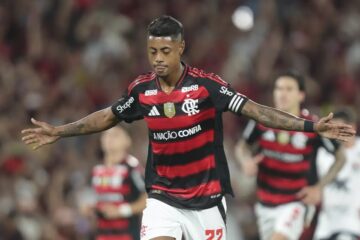 Flamengo enfrenta PSG em busca do título da Copa Intercontinental