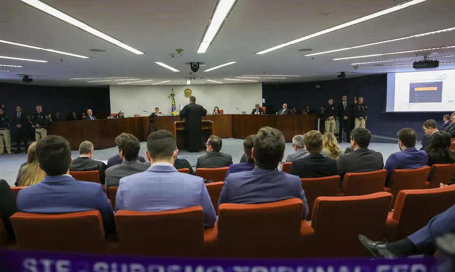 Ministro Fux será o primeiro a votar nesta quarta-feira (10)