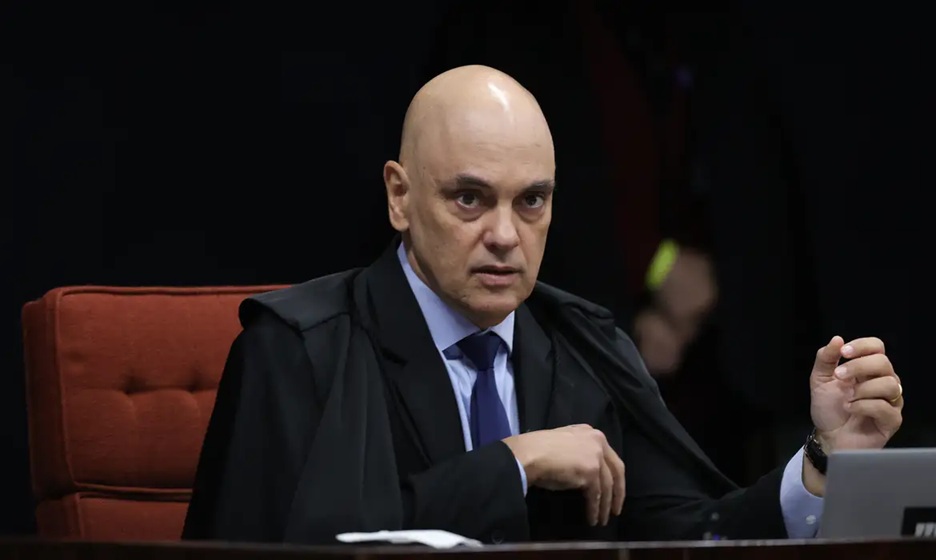 Julgamento de Bolsonaro: Alexandre de Moraes vota por manter delação premiada de Mauro Cid