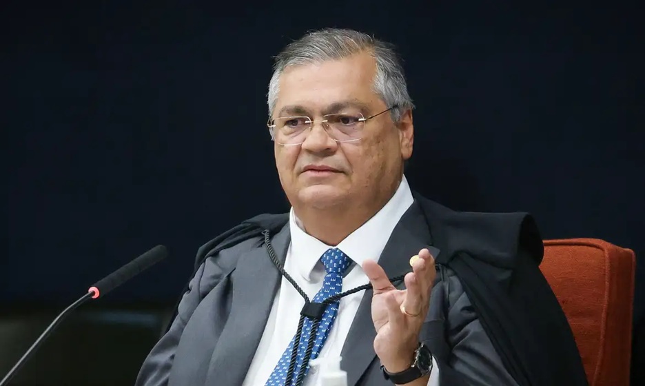 Flávio Dino vota pela condenação de Bolsonaro e mais sete; placar está 2 a 0