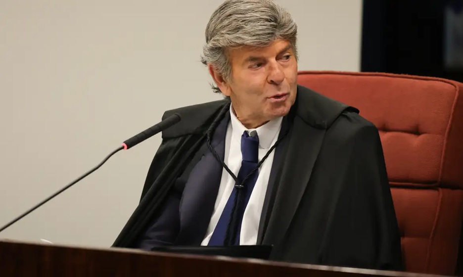 Fux absolve Bolsonaro e cinco aliados e condena Braga Netto e Mauro Cid na trama golpista