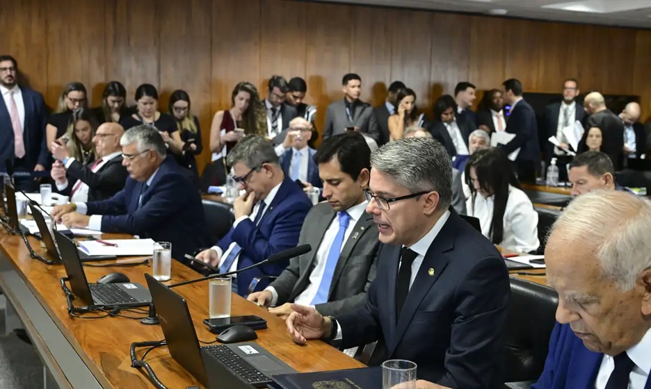 CCJ do Senado rejeita PEC da Blindagem por unanimidade; proposta é arquivada