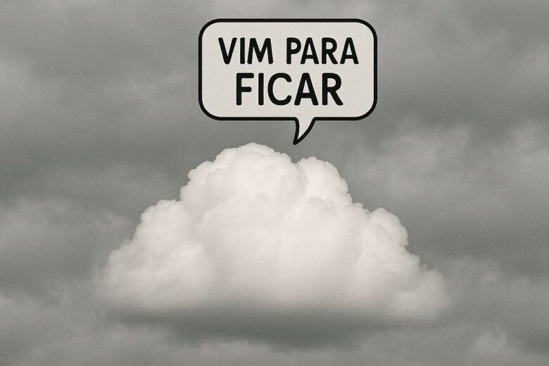 Massa de ar quente disputa espaço com as nuvens que prometem deixar o clima mais fresco
