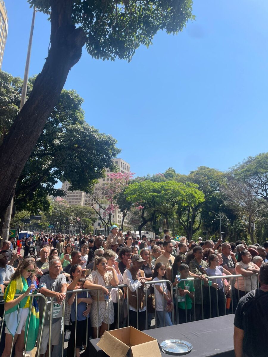 Independência em Belo Horizonte tem civismo na Afonso Pena e manifestações políticas