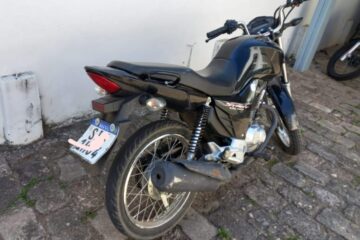 Polícia Militar recupera motocicleta furtada e apreende menor por receptação em Nova Era
