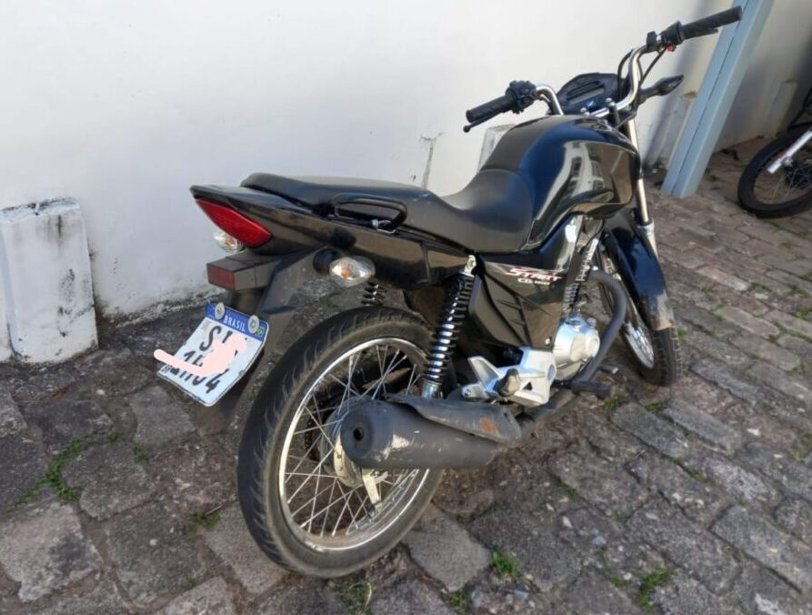 Polícia Militar recupera motocicleta furtada e apreende menor por receptação em Nova Era