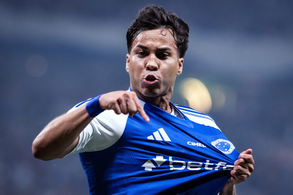Avassalador Cruzeiro não dá chances e elimina insosso Atlético