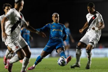 No Brasileirão do erro zero, Cruzeiro abusa das falhas e vê sonho mais distante
