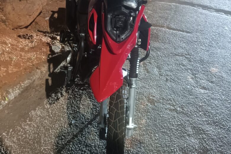 Colisão entre motos deixa feridos em João Monlevade