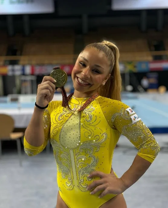 Flávia Saraiva é campeã na trave em etapa húngara da Challenge Cup de ginástica artística