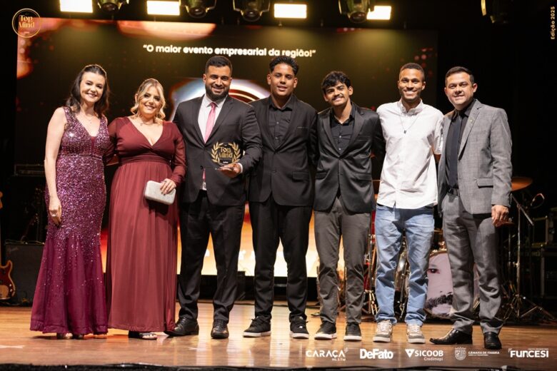 Visual Comunicação celebra reconhecimento no Top of Mind e assina o novo troféu do prêmio em Itabira Visual Comunicação celebra reconhecimento no Top of Mind e assina o novo troféu do prêmio em Itabira