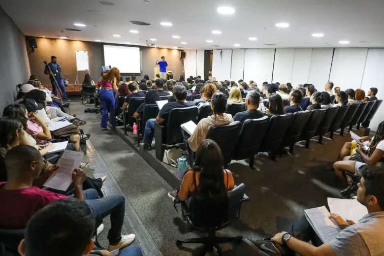 Estado do Espírito Santo abre concurso público com 1250 vagas e salários de até R$ 7mil