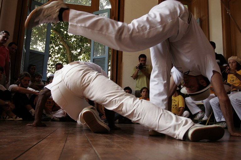 Vereador sugere implantação da capoeira como atividade extraclasse nas escolas municipais de Itabira