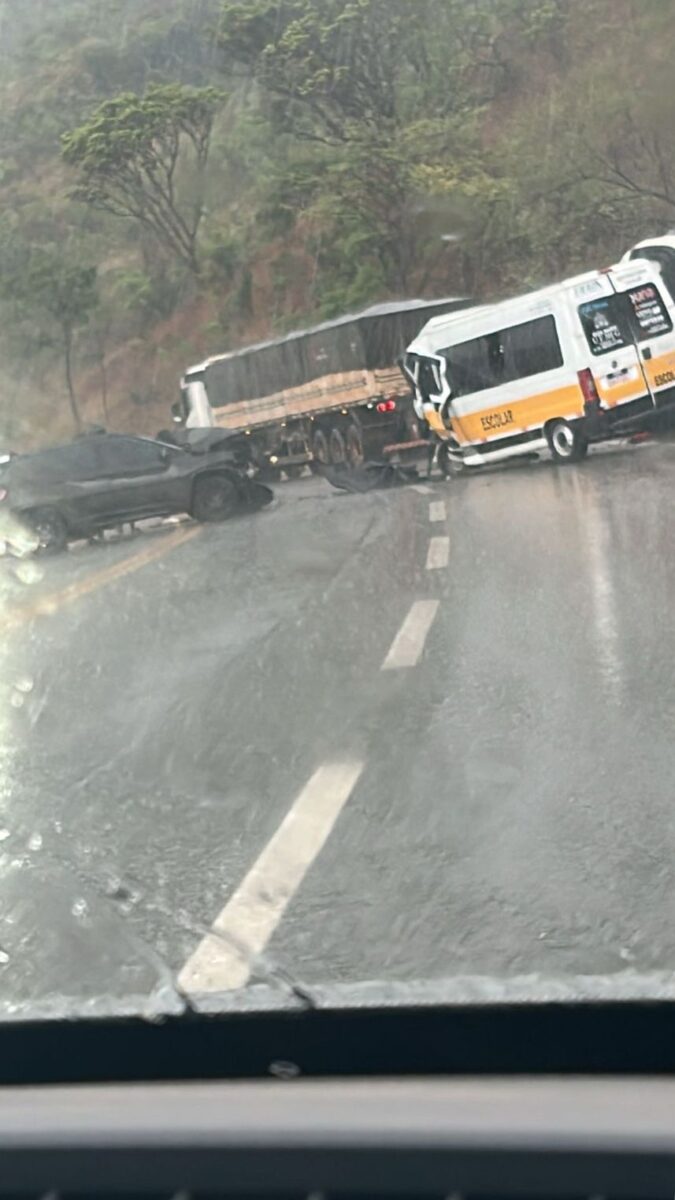 Uma mulher morre em colisão na BR-381, neste domingo, em Caeté