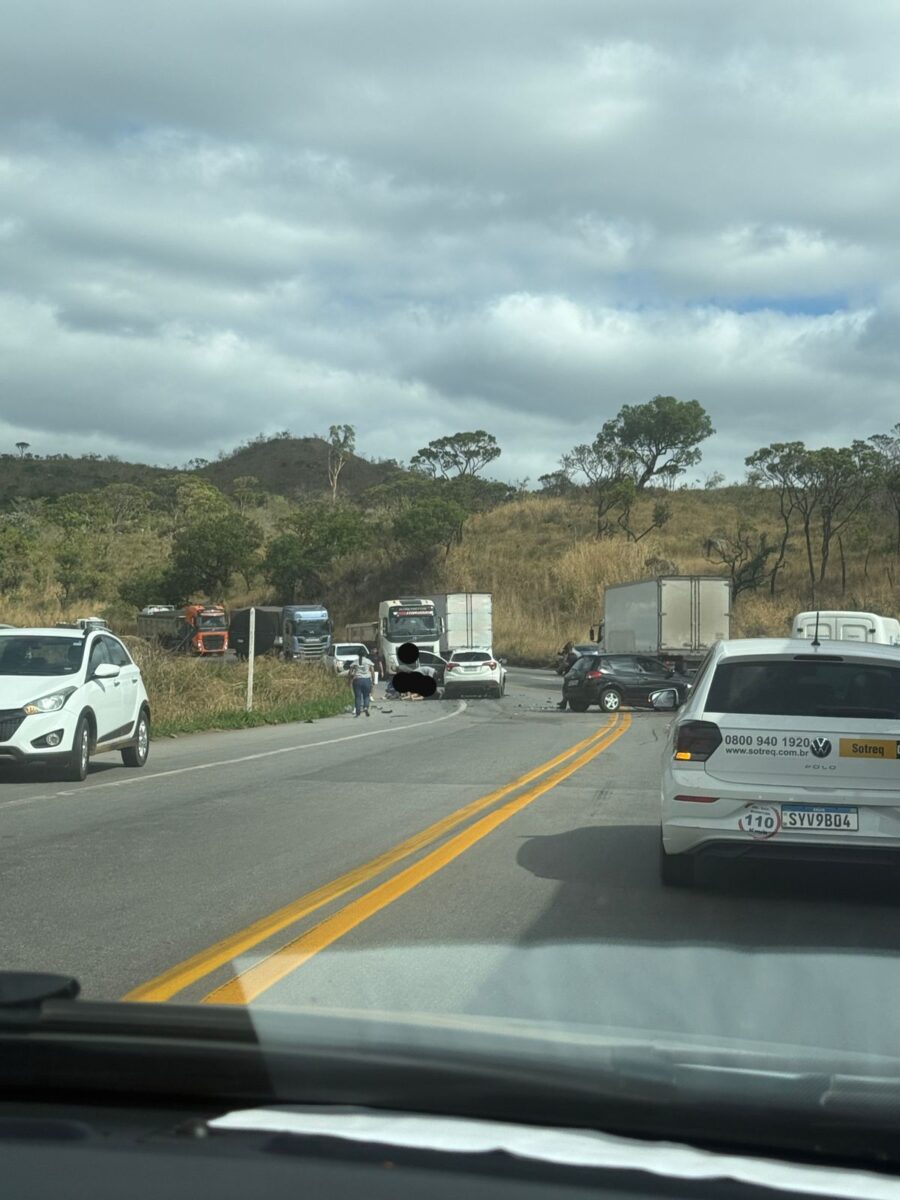 Acidente na BR-381 causa interdição parcial e deixa dois feridos em Caeté