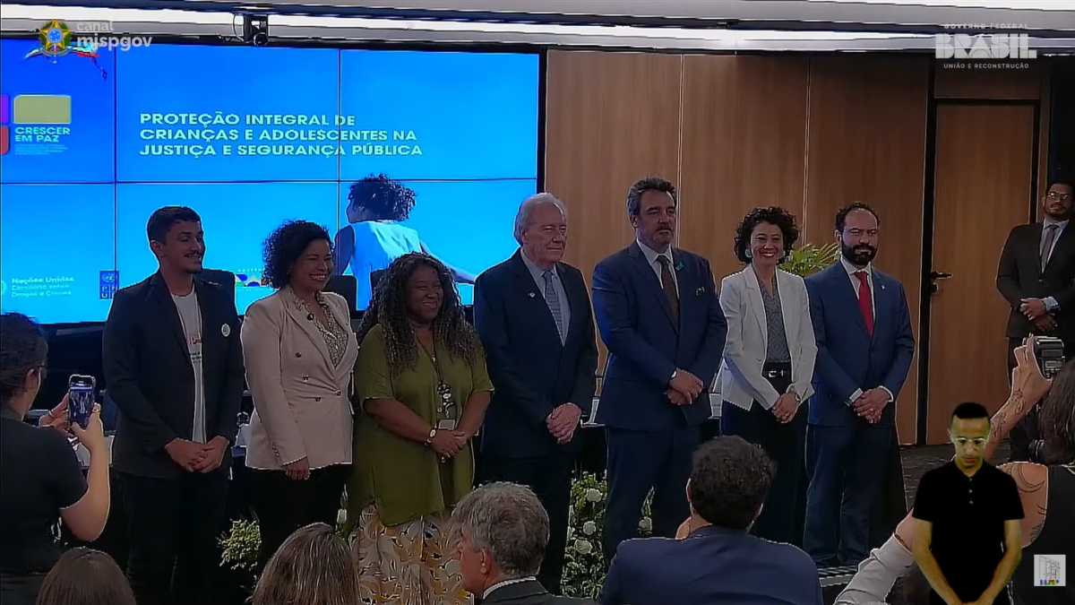 Governo lança novos vídeos do Programa Famílias Fortes e atualiza Classificação Indicativa