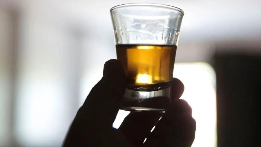 Advogado de 45 anos morre depois de ingerir Vodka contaminada com metanol