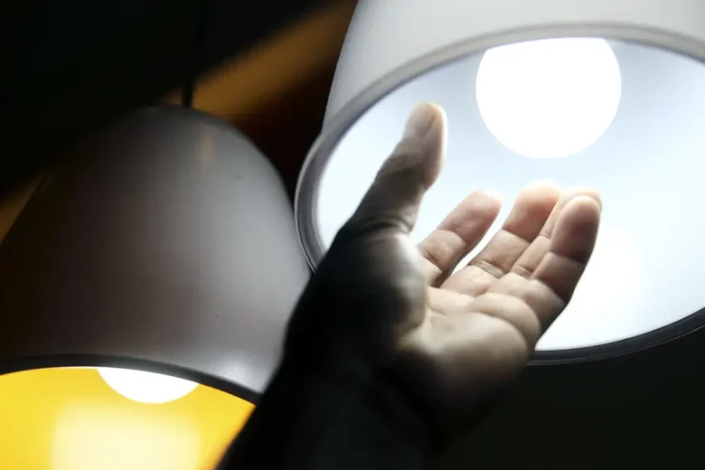Conta de luz residencial deve subir 8% em 2026
