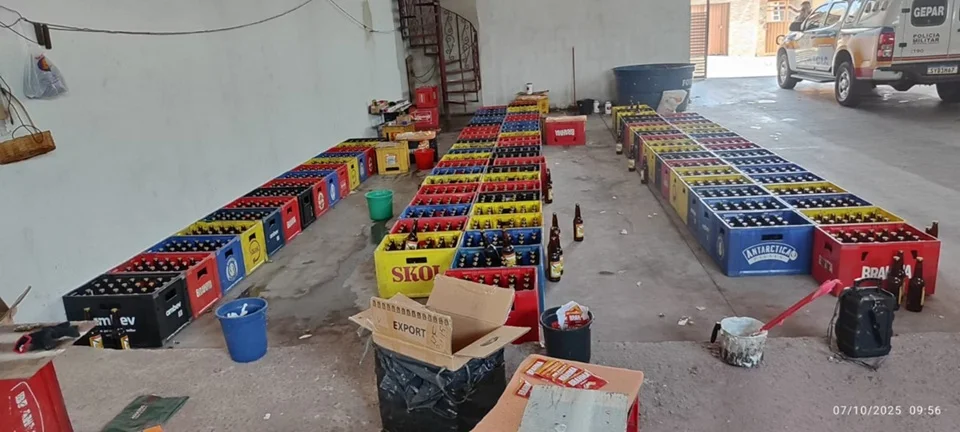 Polícia Militar apreende 130 engradados de cerveja falsificada em Betim